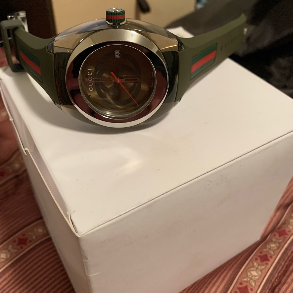 FLAWLESS Gucci SYNC watch in Khaki Green!